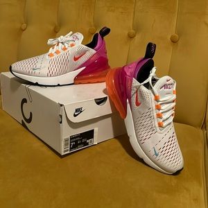NWT!! Nike Air Max 270 - Women’s 7.5